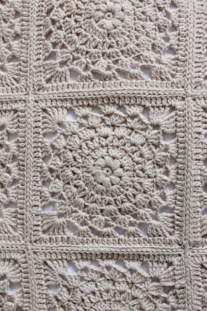 circle of friends crochet square blanket