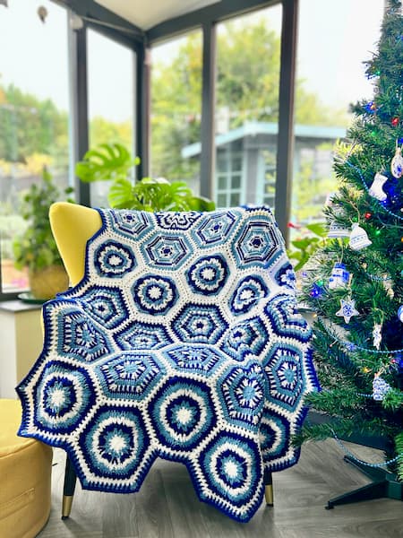 hexagon winter crochet blanket