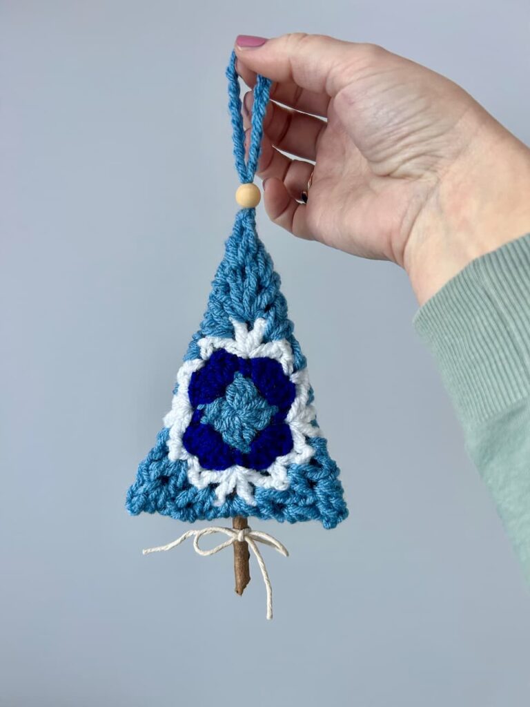 granny square Christmas tree in blue and white