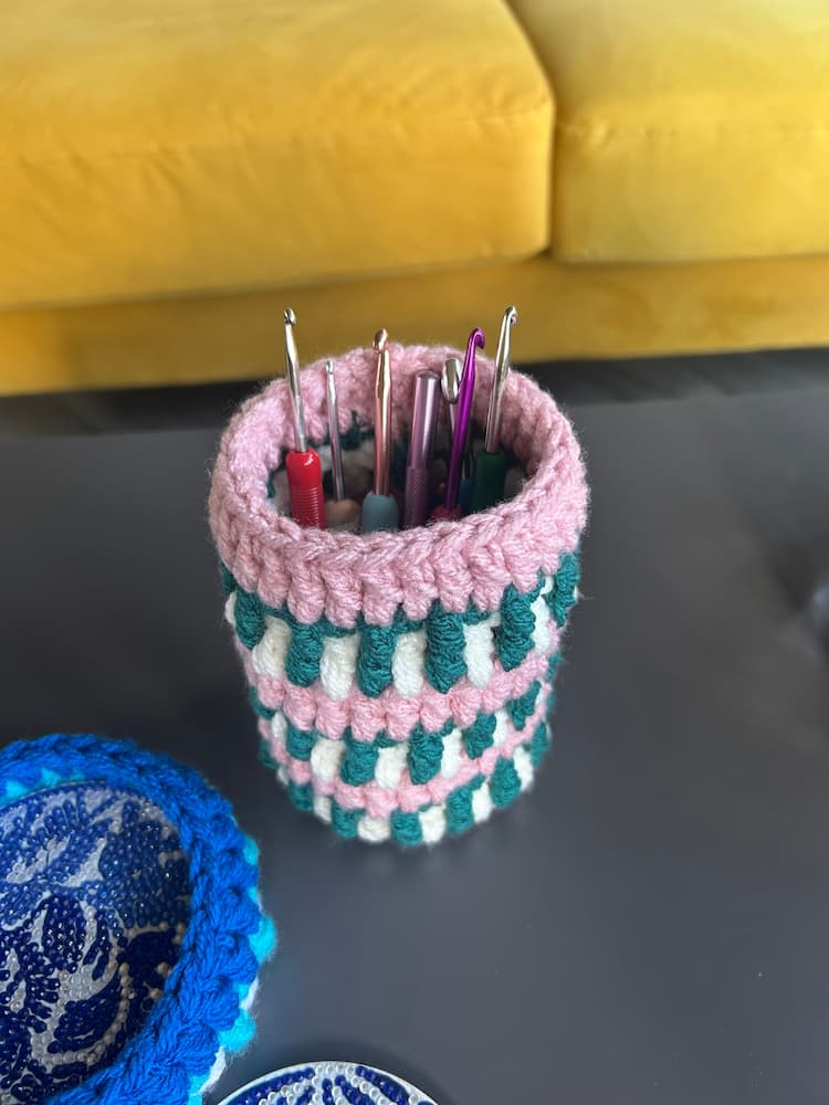adjustable interlocking crochet Easter basket
