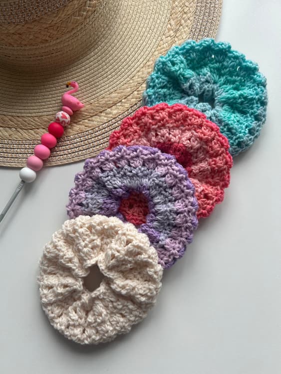 free crochet scrunchie pattern and video tutorial