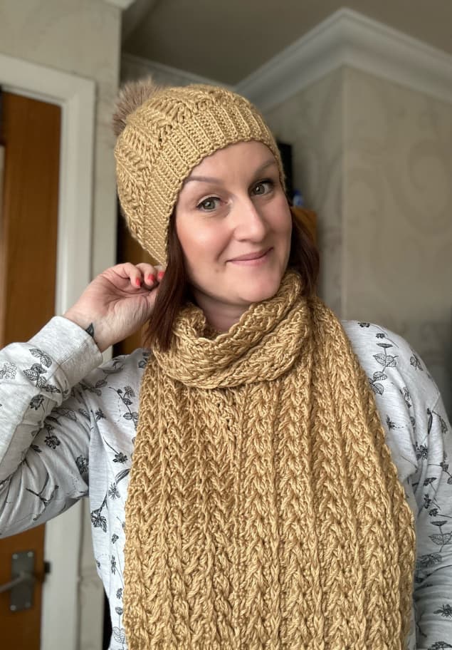 free textured women's crochet hat pattern with matching scarf
